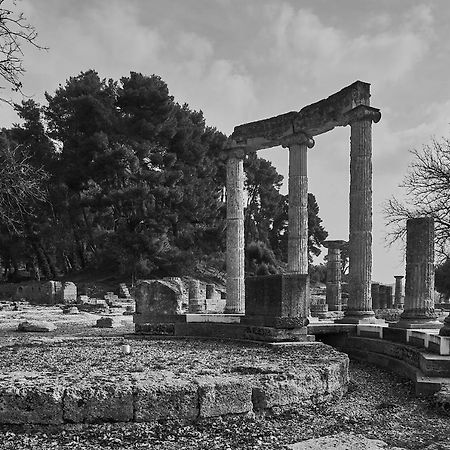 Stadium Ancient Olympia Bagian luar foto